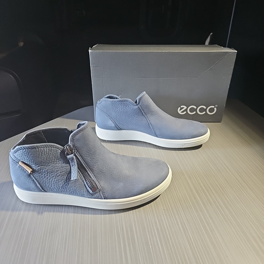 ECCO Soft 7 Low Bootie Side Zip Marine Blue Leather Sneaker Shoes Women's 35/4.5
